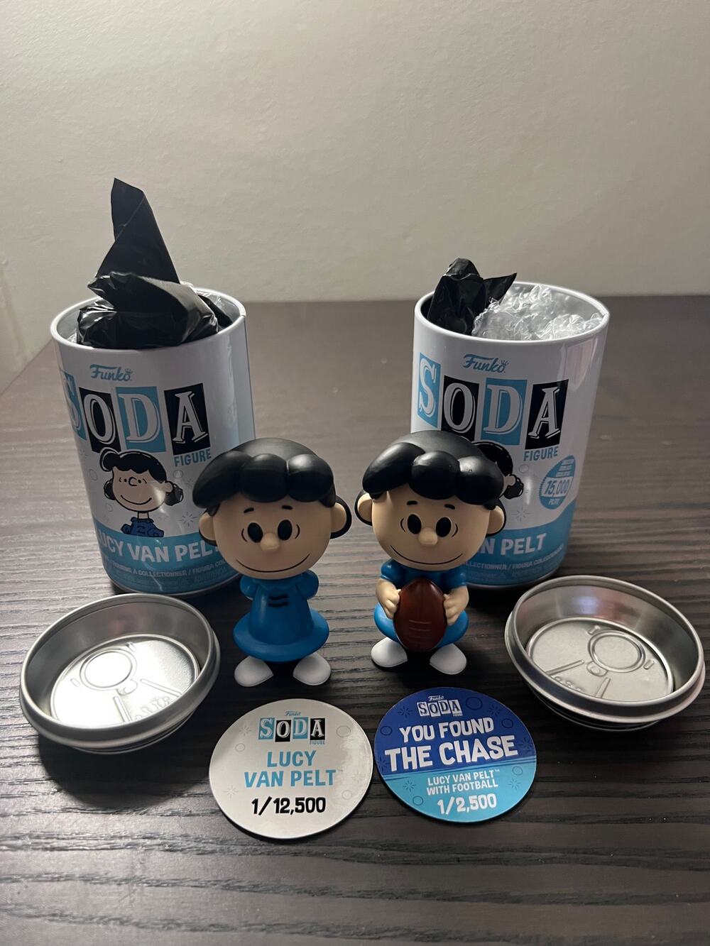 LIMITED EDITION CHASE BUNDLE EXC Lucy Funko Soda Peanuts Football Charlie Brown